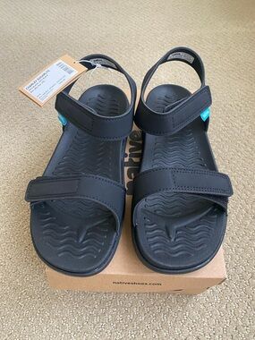 NEW Native sandals size junior 3